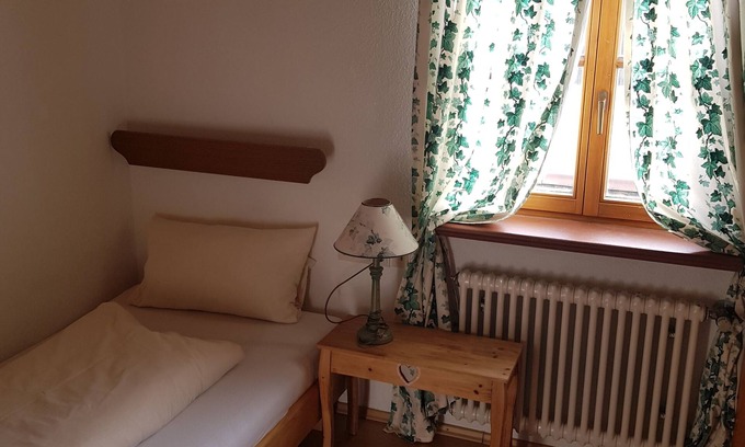 Ravensburg House | Pension Rose Bietet Viele Zimmer mit Eig.bad,küchennutzung,parken,wlan