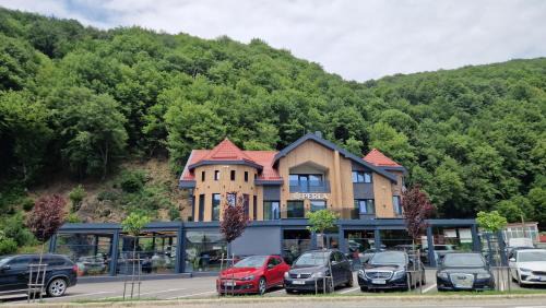 Ciucea House | Pensiune Restaurant PERLA