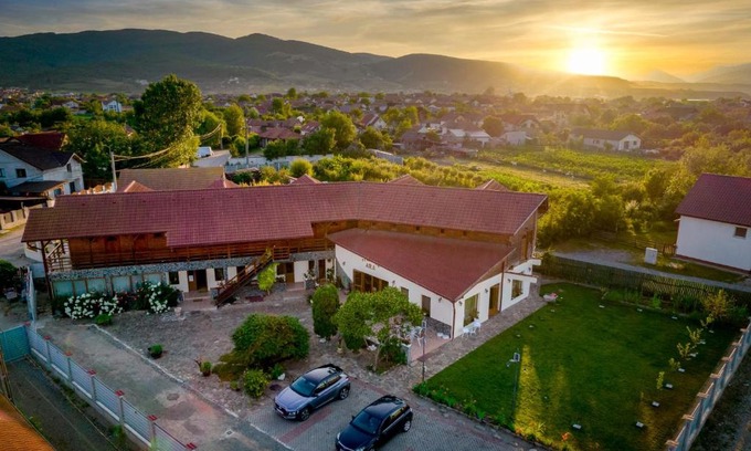 Alba Iulia House | Pensiunea Ara