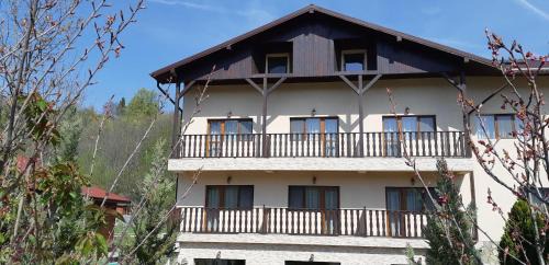 Cornu de Jos House | Pensiunea Arido