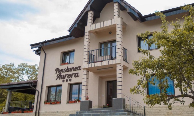 Racova House | Pensiunea Aurora