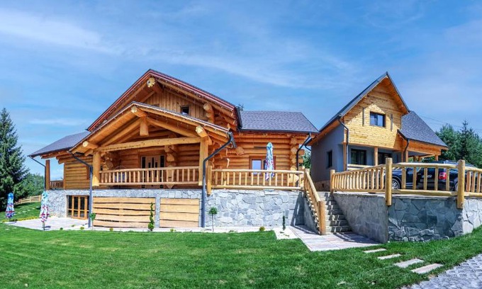 Toplita Villa | PENSIUNEA IZABELLA, Izabella Chalet