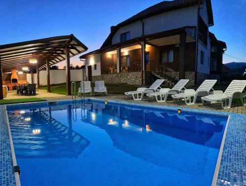 Novaci House | Pensiunea Vision