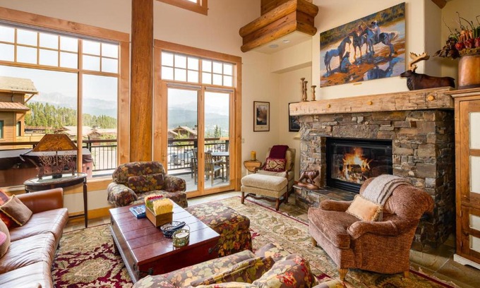 Saddle Ridge Cabin | Penthouse 4 by Moonlight Basin Lodging