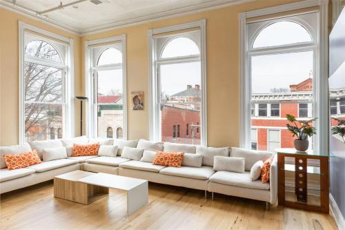 North Downtown Apartment | Penthouse Apartment Overlooking Downtown Mall