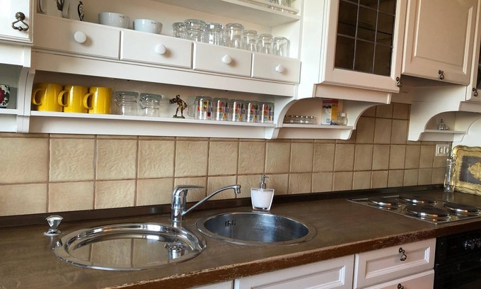Murwik Apartment | Penthouse apartment with sea views and close to the beach