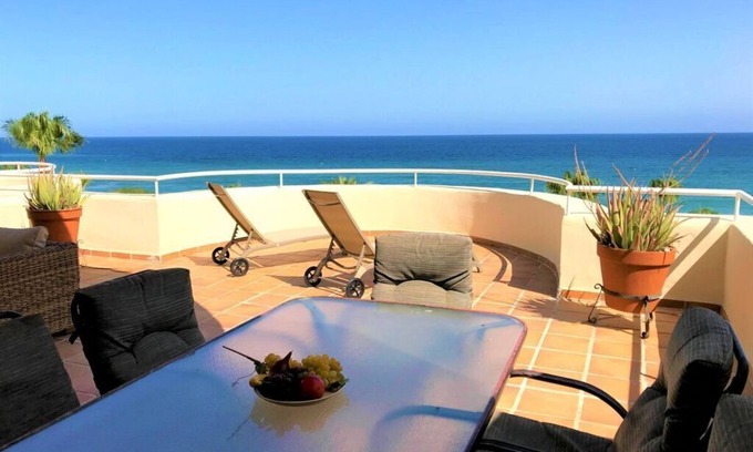 Buenas Noches House | Penthouse Bermuda Beach 2