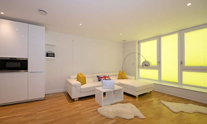 London Borough of Hounslow Apartment | Penthouse Kew