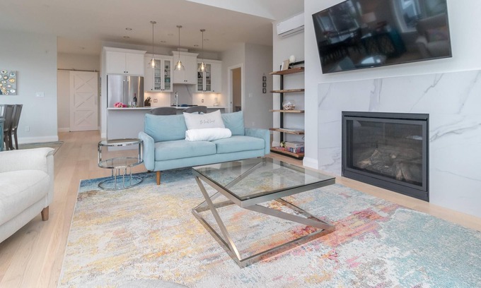 Sidney Apartment | Penthouse, ocean views, wrap around balcony