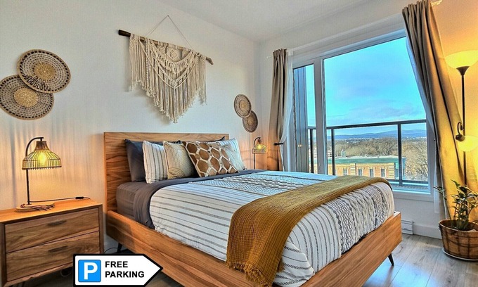 Centre-Ville Condo | Penthouse/The Central/With Indoor Parking