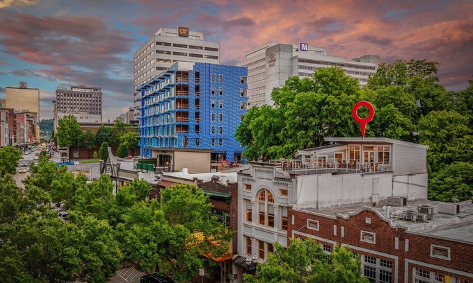 Old City Condo | Penthouse w/Rooftop Deck Overlooking Gay Street