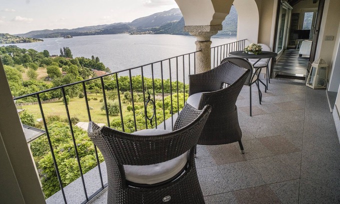 Crabbia Apartment | Penthouse with balcony in 19th century villa, air/con & superb view of Lake Orta