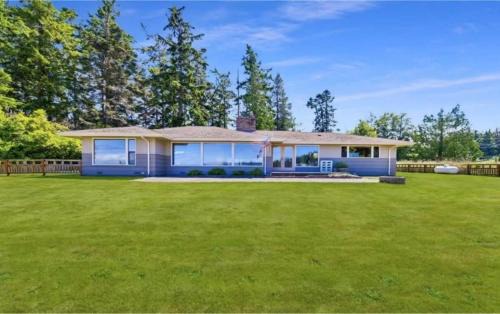 Oak Harbor House | Perch - Balda Getaway