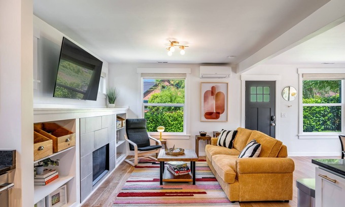 North Beach/Blue Ridge House | Perch - Ballard Delight: Great Ballard location! Spacious House w/parking