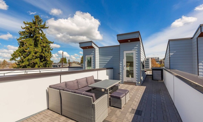 East Queen Anne House | Perch - Explore the Heart of Queen Anne! Modern and Cozy 3BR home! Dog-friendly w/parking!