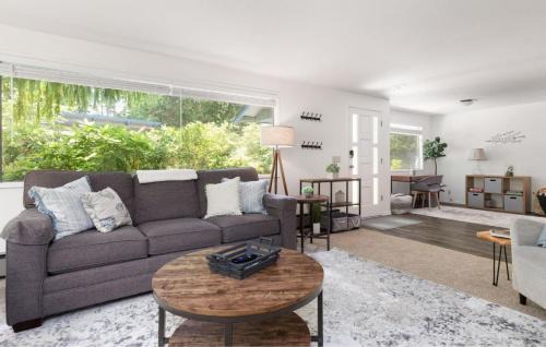 Coupeville House | Perch - Island Hideaway