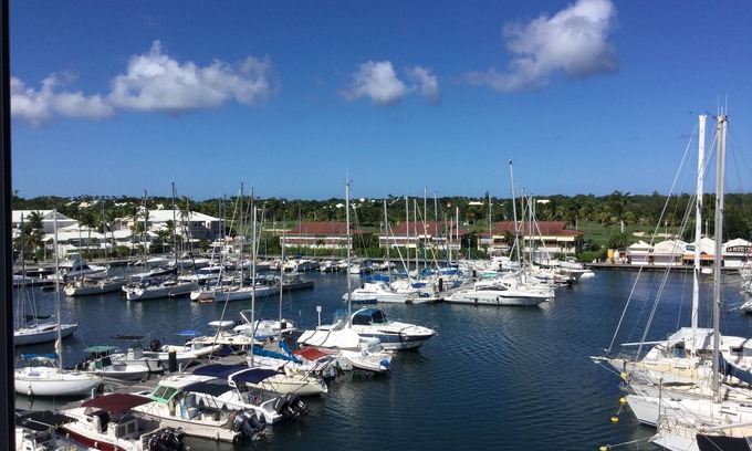 Saint-Francois Apartment | PERCH ON THE MARINA, BETWEEN SKY AND SEA, LET YOURSELF GO TO THE GRES DES ALIZES