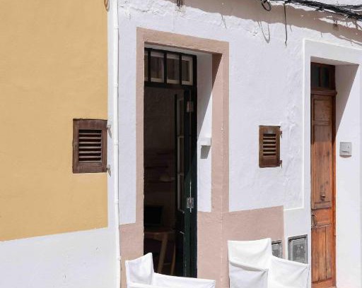 Ciudadela House | Pere Alcantara 40, 3 bedroom house, Ciutadella