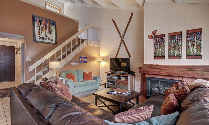 East Village at Copper Condo | Peregrine Lodge - Remodeled Kitchen - Steps to Super Bee Lift - PG309