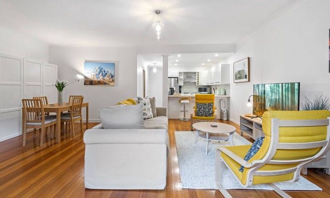 Clifton Hill Apartment | Perfect 2-Bed Inner-City Home with Pool & BBQ Area