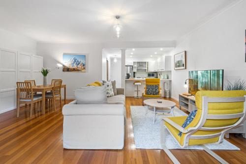 Clifton Hill Apartment | Perfect 2-Bed Inner-City Home with Pool & BBQ Area
