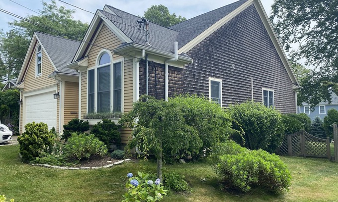 Fifth Ward House | Perfect 4 Bedroom Newport Getaway