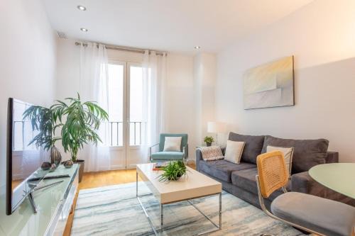 Centro Apartment | Perfect 4-Person Apartment in the Heart of Madrid Near Plaza Mayor I