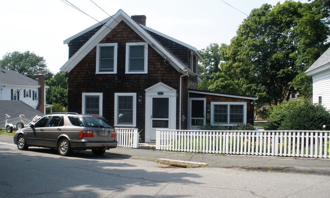 Rockport Apartment | Perfect apartment for a single or couple. Short walk to Front Beach and Town.