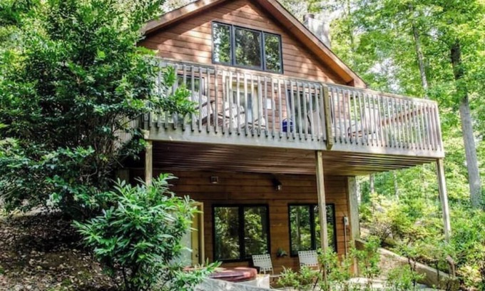 Skyland Cabin | Perfect cabin for 2 w/hot tub