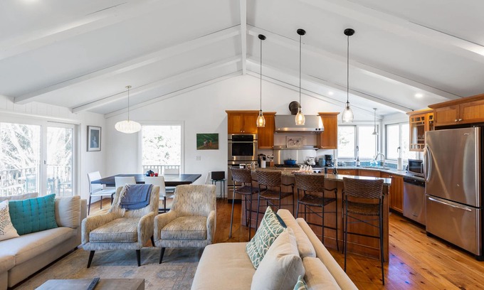 Chatham House | Perfect Chatham Retreat | Access To Lovers Lake