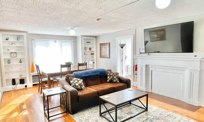 Ithaca Apartment | Perfect Cornell stay- 4 Bdrm 1 bath 1st floor apt Ithaca NY