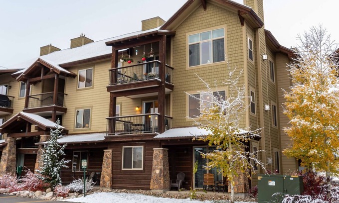 Winter Park Condo | ☑ Perfect Downtown Location | Close to Skiing & Park | Trailhead Lodges 822