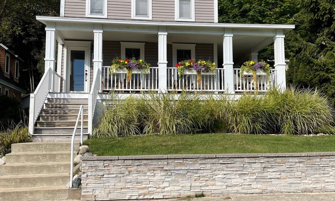 Harbor Springs House | Perfect Downtown Harbor Springs Retreat – Walk Everywhere!