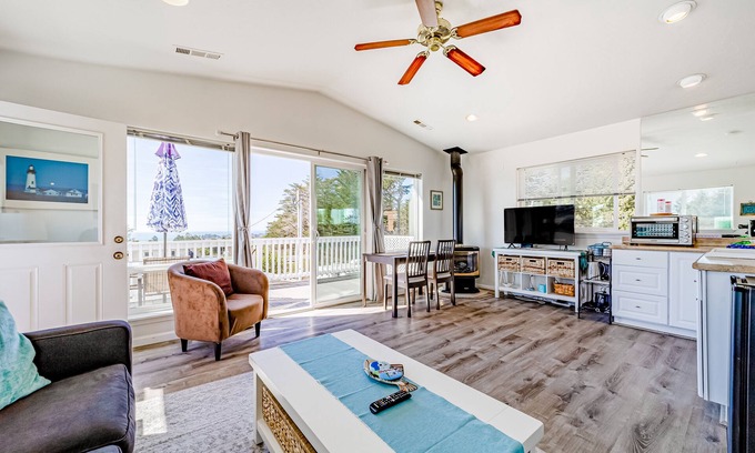Harbor Apartment | Perfect Escape Near the Beach W/Fast WiFi, Kitchenette, Large Deck & Ocean View