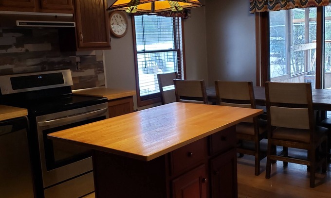 Warrensburg House | PERFECT FAMILY GETAWAY!