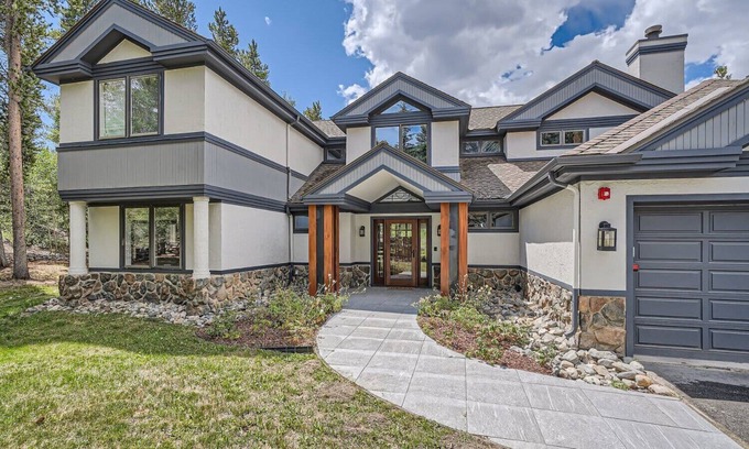 Baldy Mountain House | Perfect family mountain home! On shuttle route.