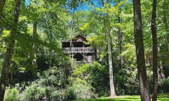 Skyland Cabin | Perfect family mountain cabin w/hot tub