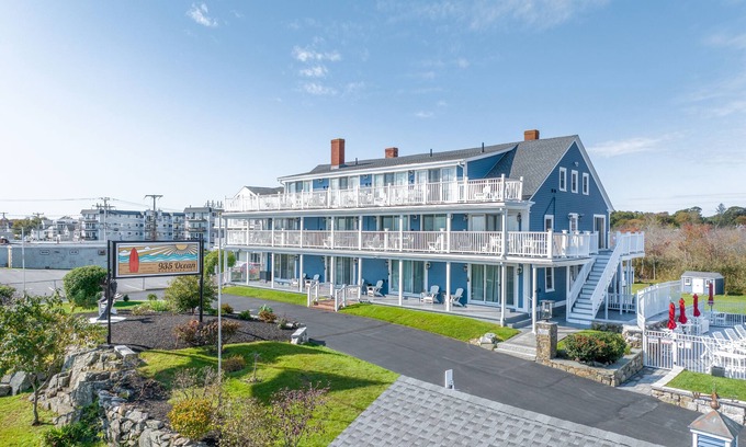 Hampton Hotel | Perfect first floor oceanfront suite!