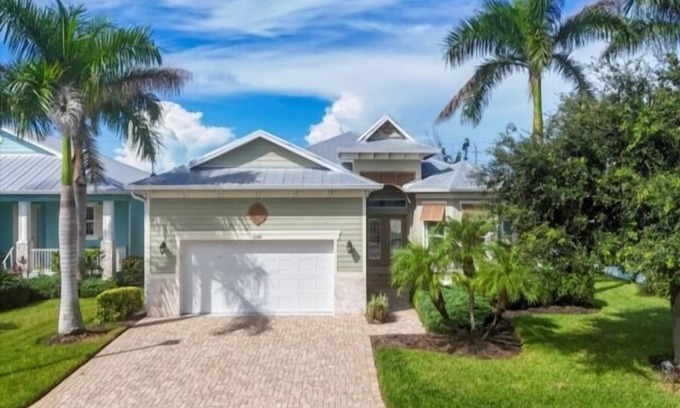 Cape Haze House | Perfect Florida Getaway with Private Lanai and Pool in Gated Community