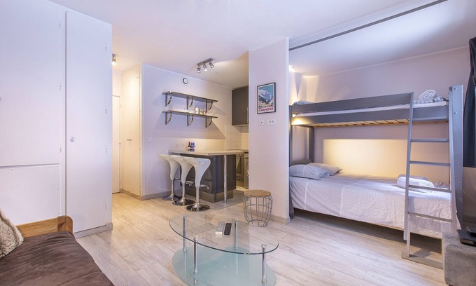 Chamonix City Centre Apartment | Perfect for couples, friends and small families.