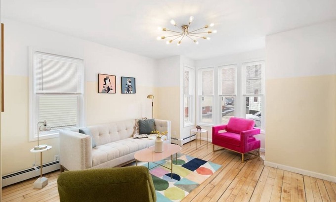 Providence Apartment | Perfect for Groups! 3BR★Chic & Modern APT near DT!