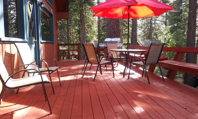 Carnelian Bay House | Perfect for Your Next Getaway! Classic Tahoe - Close to Everything!