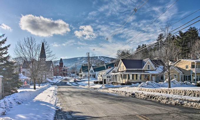 Ludlow Apartment | Perfect Getaway! Cozy, Modern condo & Convenient to Everything you will need.