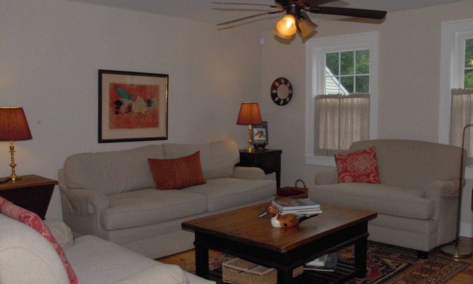 Lee House | Perfect Holiday Retreat, Completely Renovated, Central Location