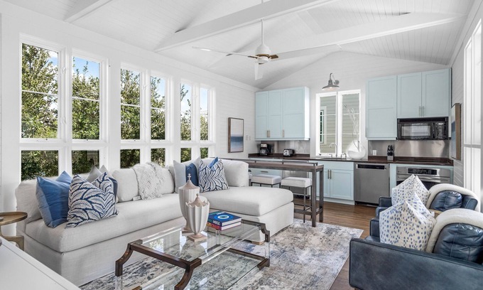 Seaside House | Perfect Layout for Two Couples. Beachside in the Middle of Seaside. Gulf View