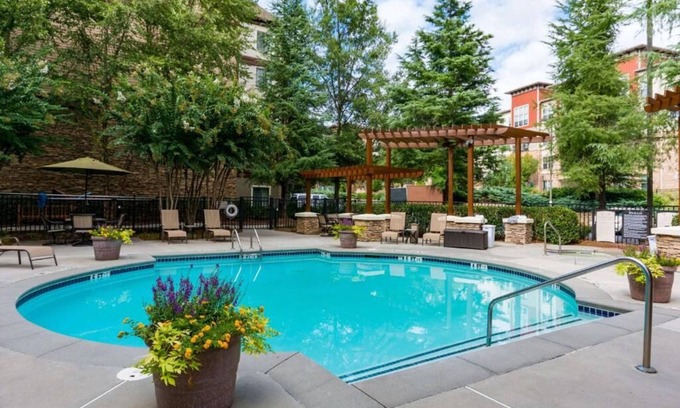 Dunwoody Apartment | Perfect Location for Your Next Getaway! Convenient Suite w/FREE Breakfast, Pool