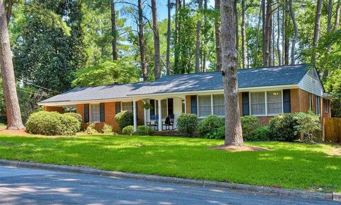Augusta House | Perfect Masters rental less than 2 miles from the course!