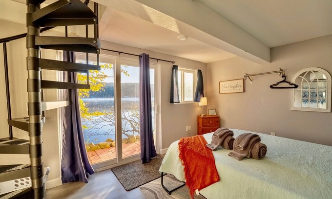 Alton Bay House | Perfect Modern Lake Front Retreat with Dock! Sleeps 4