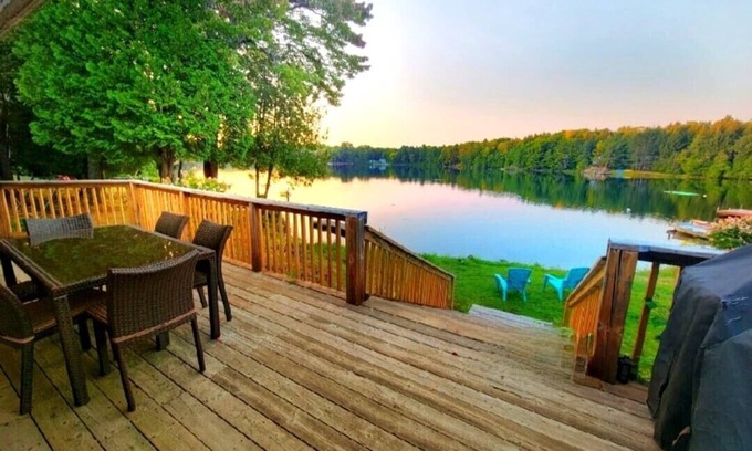 Seguin Cottage | Perfect Muskoka Family Retreat Without Paying Muskoka Prices Casa McKechnie Lake