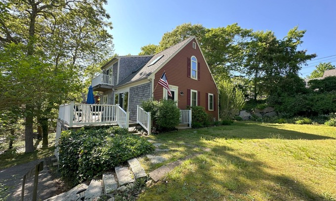 Harwich House | Perfect on Long Pond